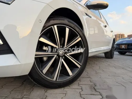 سكودا سوبيرب 2025 أبيض جديدة للبيع - 5