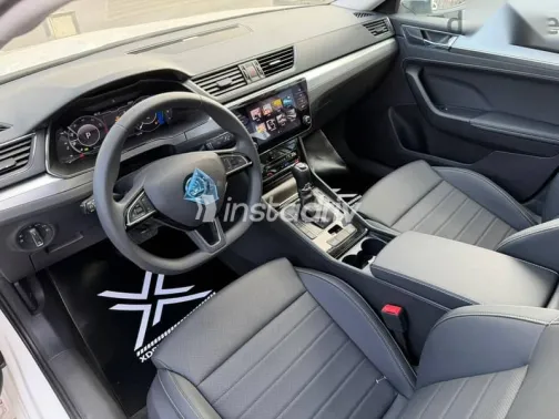 سكودا سوبيرب 2025 أبيض جديدة للبيع - 8