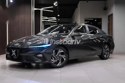 هيونداي إلنترا 2025 رمادي جديدة للبيع - 1