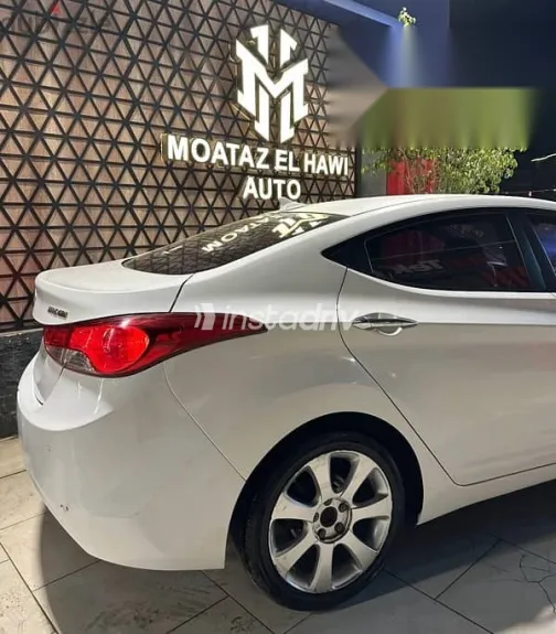 Hyundai Avante 2012 White Used for Sale - 3