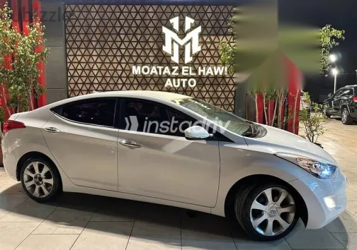 Hyundai Avante 2012 White Used for Sale - 7