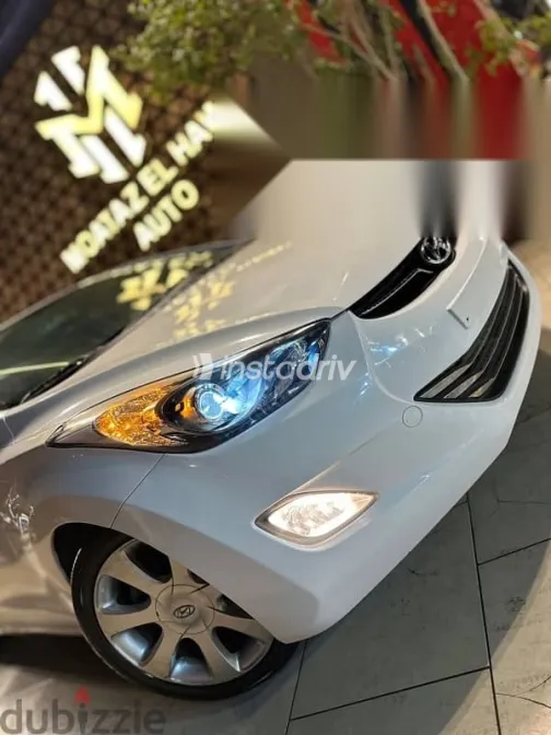 Hyundai Avante 2012 White Used for Sale - 10