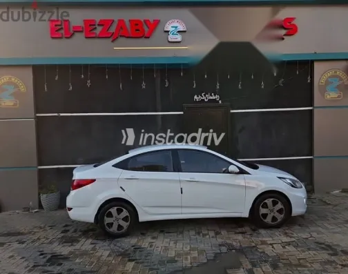 هيونداي اكسنت 2012 أبيض مستعملة للبيع - 4