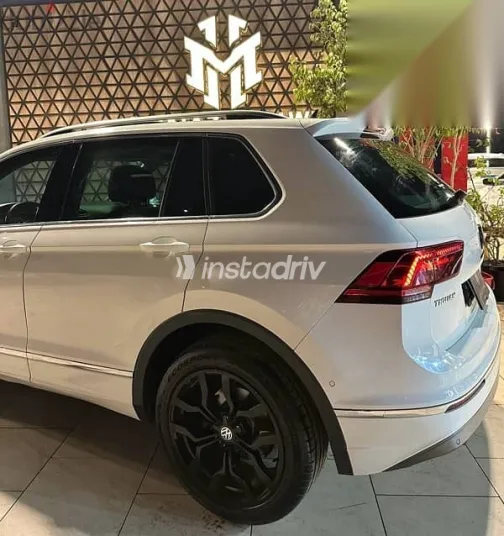 فولكس فاغن تيجون 2020 أبيض مستعملة للبيع - 9