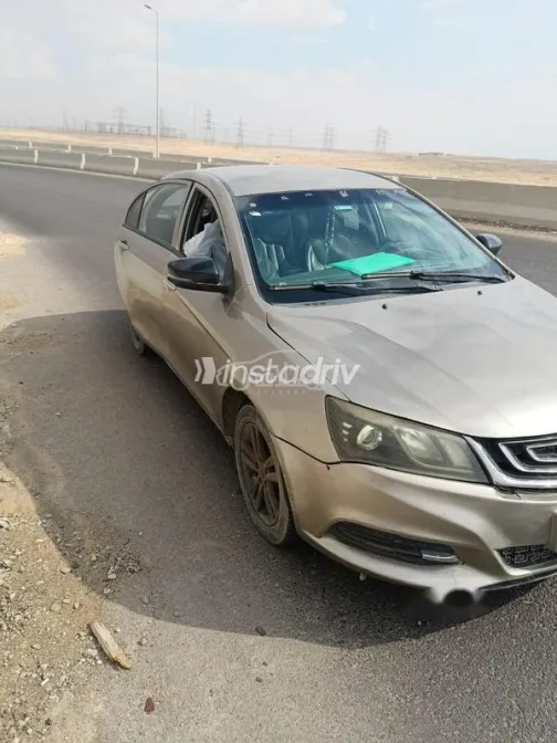 جيلي امبريال 2019 أبيض مستعملة للبيع - 2