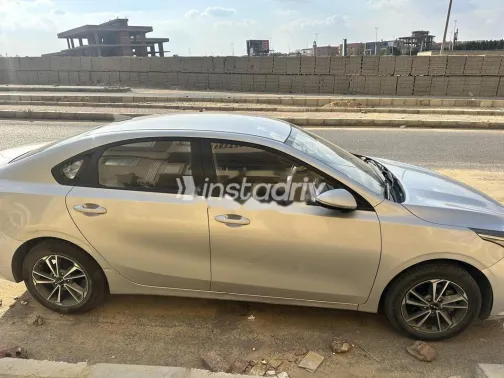 كيا جراند سيراتو 2022 أبيض مستعملة للبيع - 3