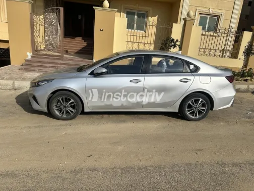 كيا جراند سيراتو 2022 أبيض مستعملة للبيع - 4