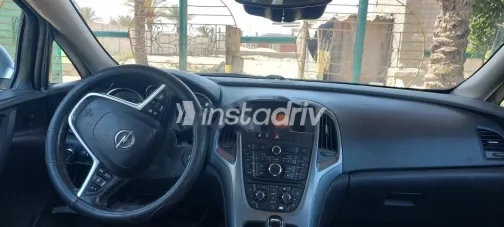 اوبل أسترا 2016 أبيض مستعملة للبيع - 4