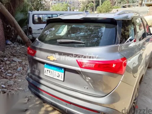 Chevrolet Captiva 2022 Silver Used for Sale - 2