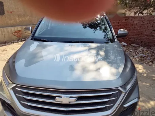 Chevrolet Captiva 2022 Silver Used for Sale - 4