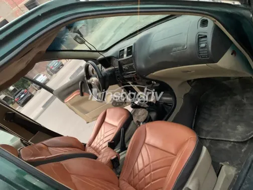 نيسان تورينو 2001 زيتي مستعملة للبيع - 2