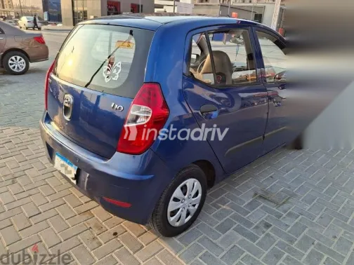 هيونداي I10 2012 أزرق غامق مستعملة للبيع - 1