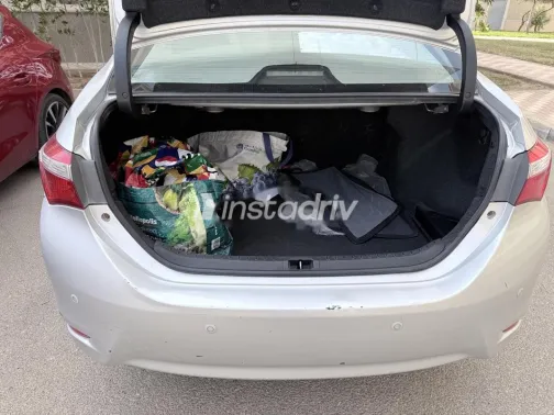 تويوتا كورولا 2015 فضي مستعملة للبيع - 5