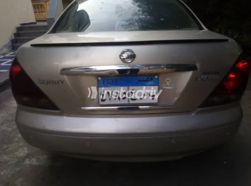نيسان صنى 2009 ذهبي مستعملة للبيع - 2