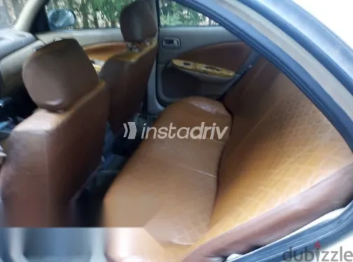 نيسان صنى 2009 ذهبي مستعملة للبيع - 9