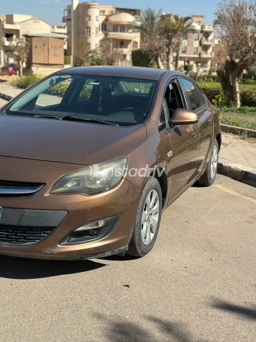 اوبل أسترا 2017 أبيض مستعملة للبيع - 4