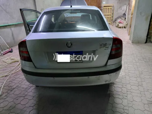 سكودا اوكتافيا A5 2008 أبيض مستعملة للبيع - 8