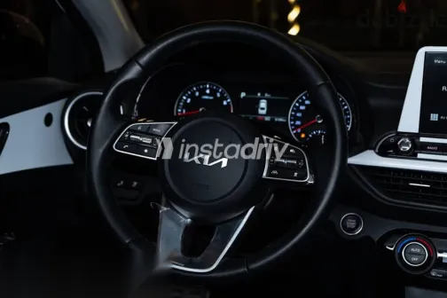 Kia K4 2023 White Used for Sale - 4