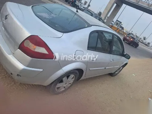 رينو ميجان 2005 رمادي مستعملة للبيع - 1