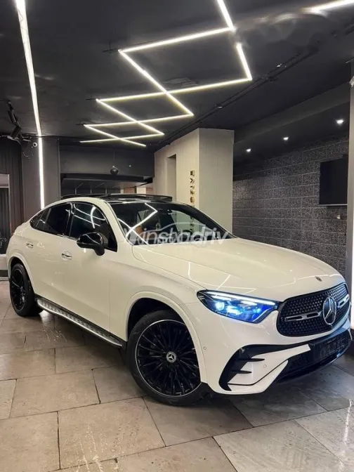 مرسيدس GLC 200 2024 أبيض مستعملة للبيع - 2