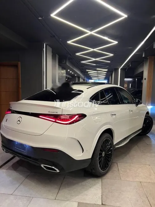 مرسيدس GLC 200 2024 أبيض مستعملة للبيع - 4