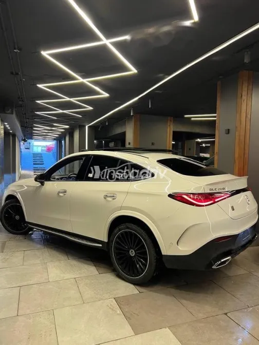 مرسيدس GLC 200 2024 أبيض مستعملة للبيع - 5