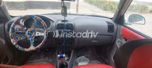 هيونداي فيرنا 2015 أبيض مستعملة للبيع - 2