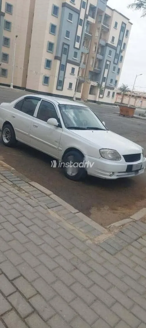 هيونداي فيرنا 2015 أبيض مستعملة للبيع - 5