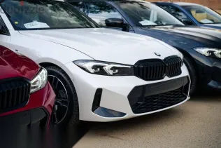 بي ام دبليو 320 2026 أبيض مستعملة للبيع
