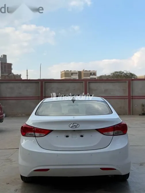 Hyundai Avante 2012 White Used for Sale - 7