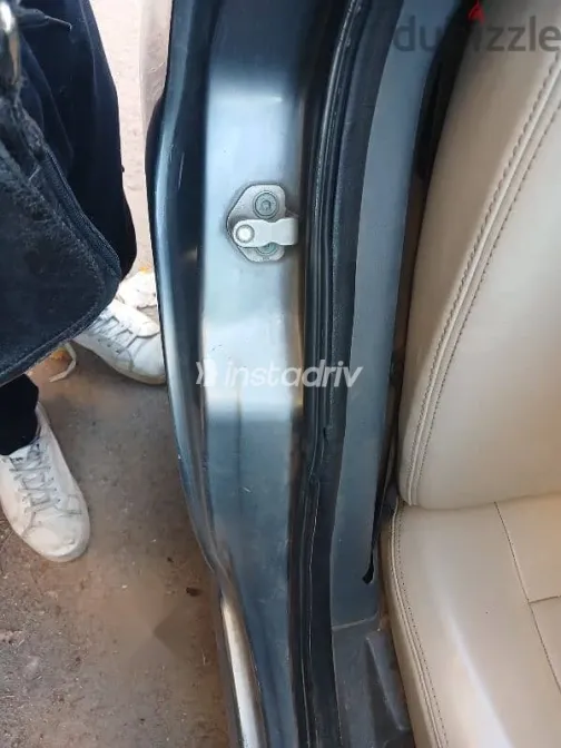 فولكس فاغن بوينتر 2006 فضي مستعملة للبيع - 8