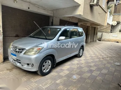 تويوتا افانزا 2007 فضي مستعملة للبيع - 1