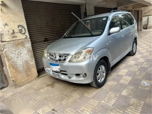 تويوتا افانزا 2007 فضي مستعملة للبيع - 2