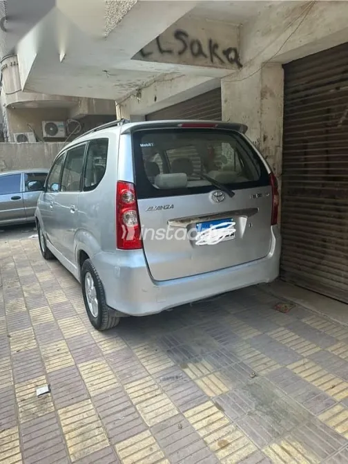 تويوتا افانزا 2007 فضي مستعملة للبيع - 4