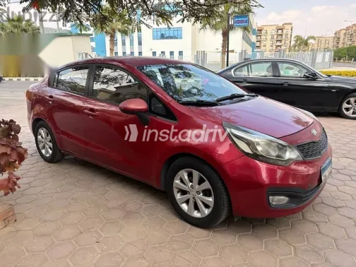 كيا ريو 2015 أحمر مستعملة للبيع - 2
