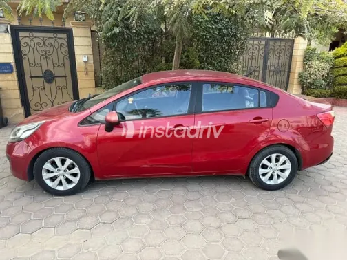 كيا ريو 2015 أحمر مستعملة للبيع - 3