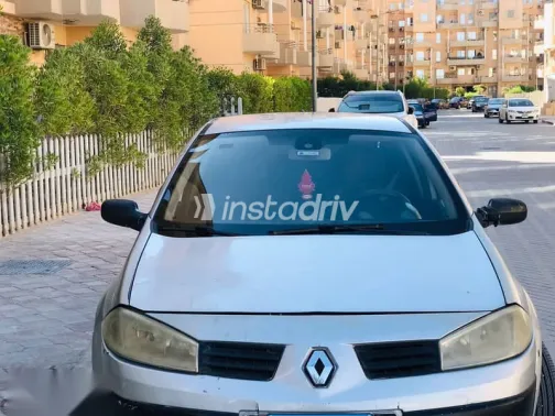 رينو ميجان 2005 فضي مستعملة للبيع - 3