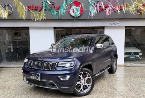 جيب جراند شيروكي 2019 أزرق غامق مستعملة للبيع - 2