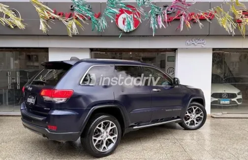 جيب جراند شيروكي 2019 أزرق غامق مستعملة للبيع - 4