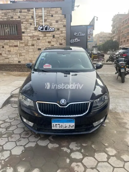 سكودا اوكتافيا 2015 أسود مستعملة للبيع - 1