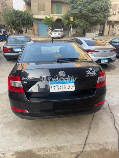 سكودا اوكتافيا 2015 أسود مستعملة للبيع - 5