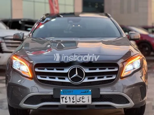 Mercedes GLA 200 2020 Gray Used for Sale - 1