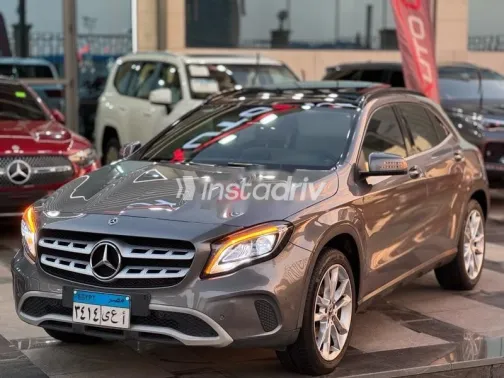Mercedes GLA 200 2020 Gray Used for Sale - 4