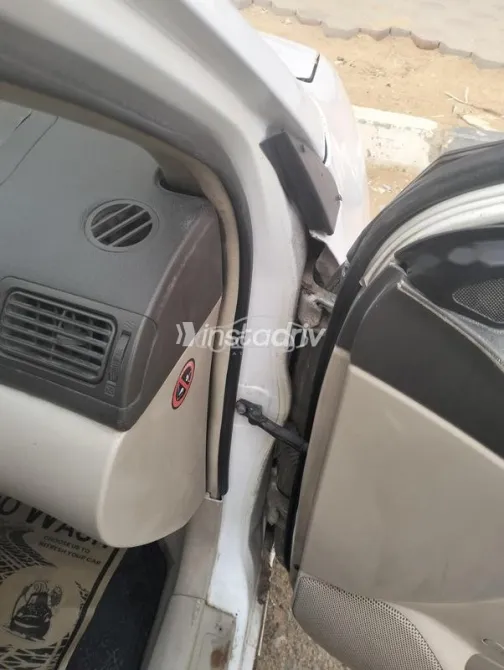 بى واى دى‬ F3 2011 أبيض مستعملة للبيع - 4