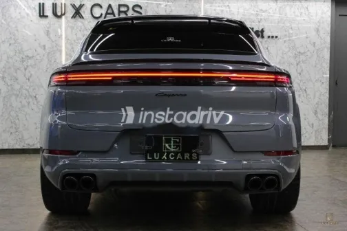 بورش كايين اس 2024 رمادي مستعملة للبيع - 3