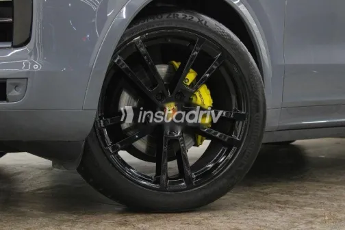 بورش كايين اس 2024 رمادي مستعملة للبيع - 4