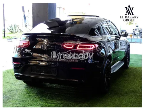 مرسيدس GLC 200 2023 أسود مستعملة للبيع - 4