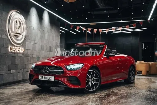 مرسيدس E 200 2023 أحمر مستعملة للبيع - 1