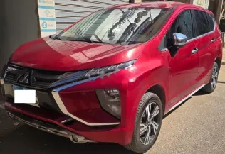 ميتسوبيشي اكسباندر 2022 أبيض مستعملة للبيع