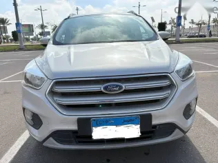 فورد كوجا 2017 فضي مستعملة للبيع